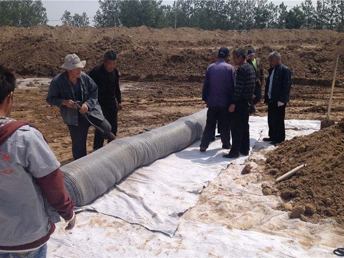 膨潤土(tu)防水毯(tan)施工